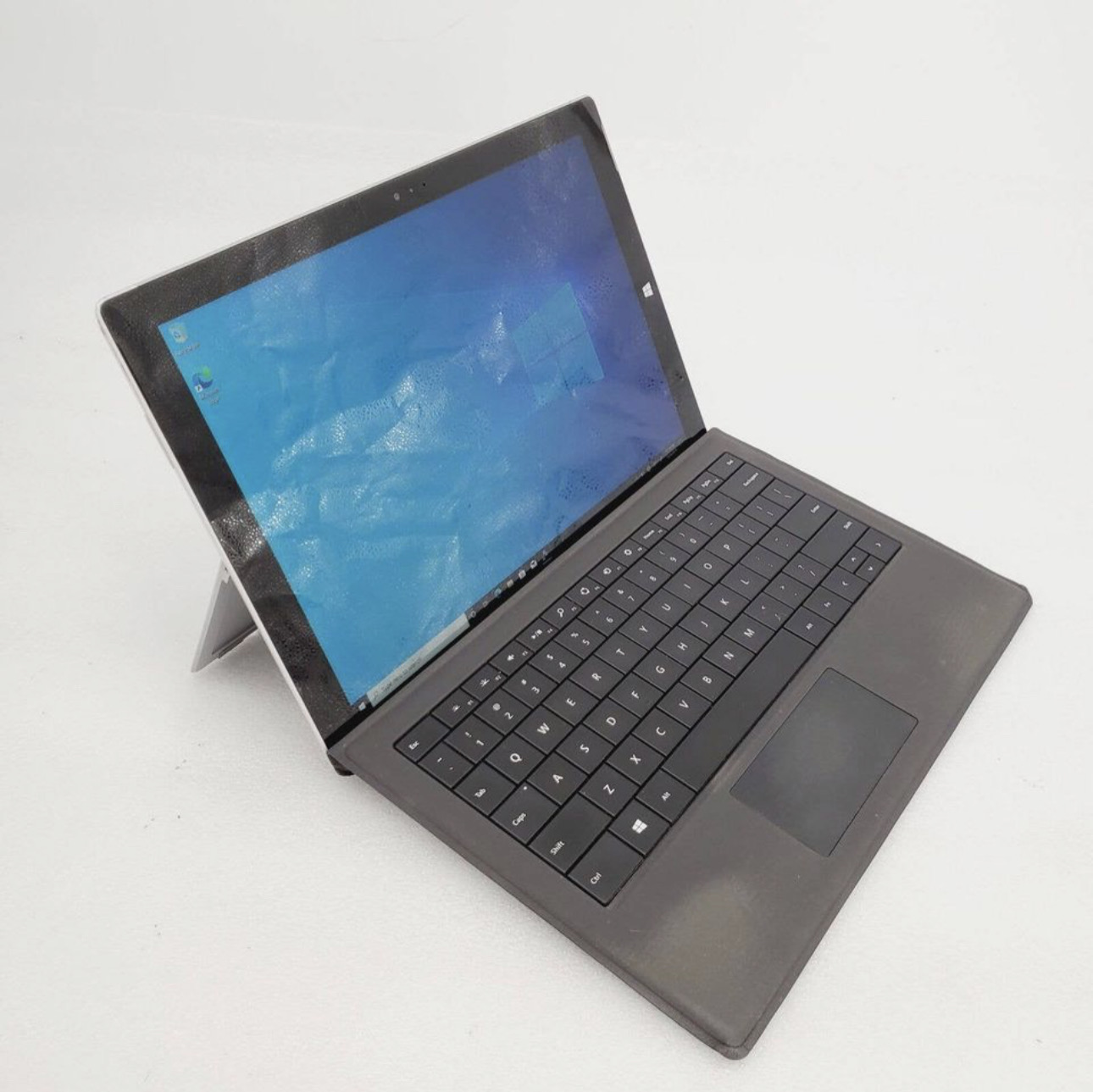 Microsoft Surface Pro 3 12.3 Inch - Intel Core i5 4300U, 8GB RAM, 256GB SSD, Windows 10