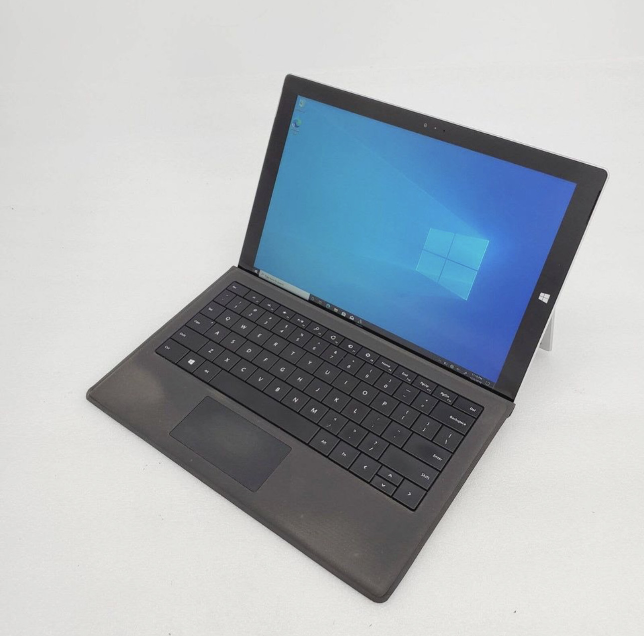 Microsoft Surface Pro 3 | Intel i5-4300U | 4GB RAM | 128GB SSD | Windows 11 Pro | Includes Typing Cover - Used image 3