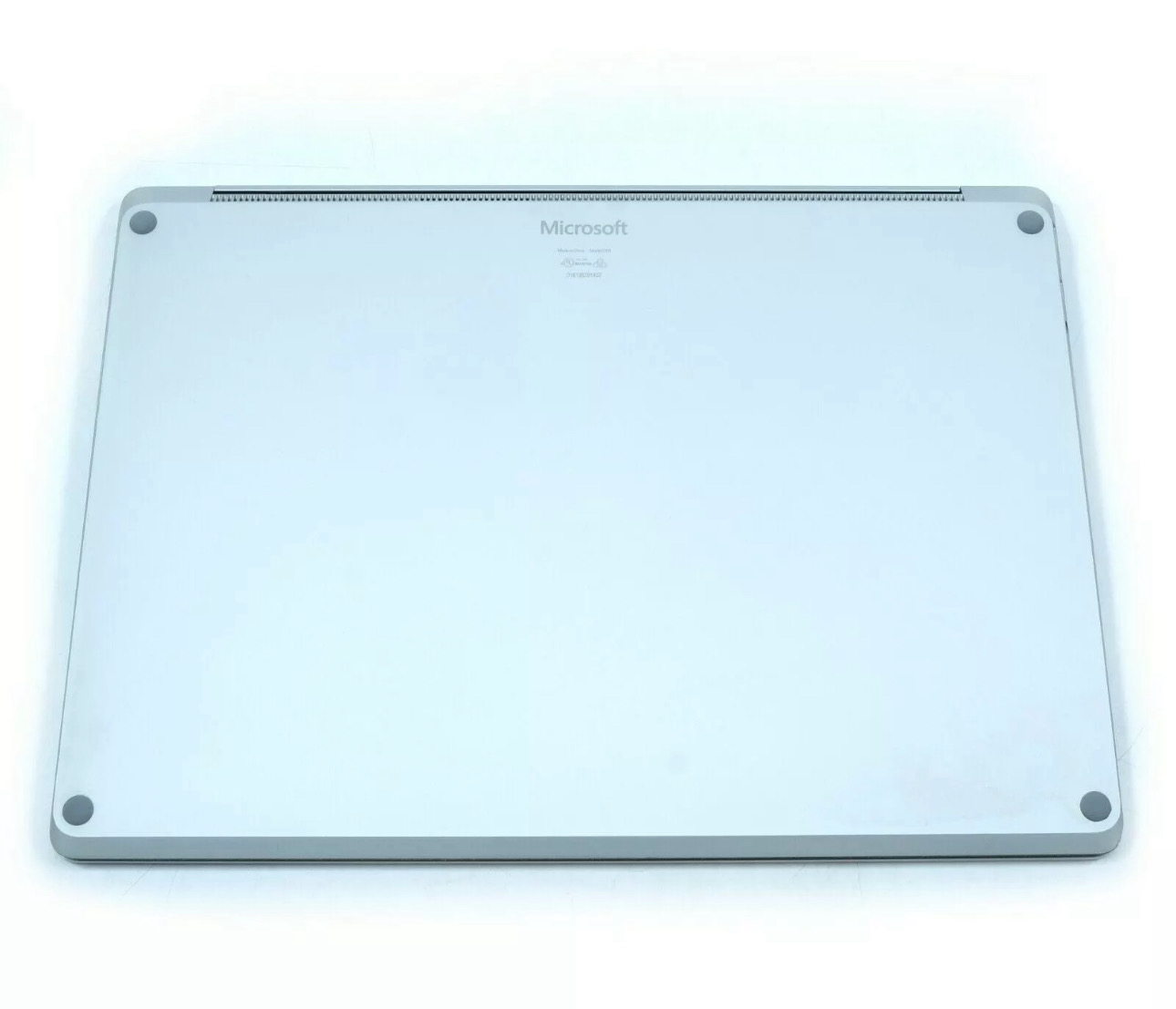 Microsoft Surface Laptop 2 13.5 Inch - Intel Core i5 7300U, 8GB DDR3, 128GB SSD Good condition