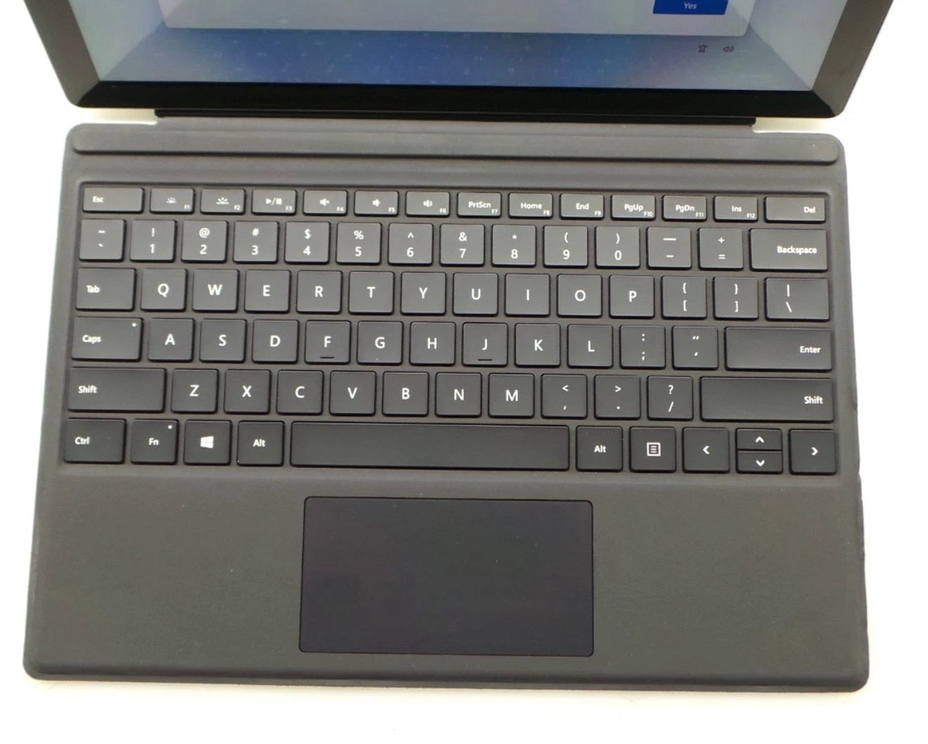 Microsoft Surface Pro 4 12.3 inch - Intel i7-6600U, 8GB RAM, 256GB SSD (bad touchscreen) image 3
