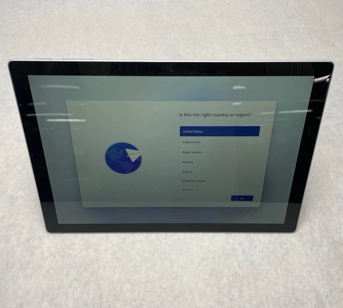 Microsoft Surface Pro 6 Model 1769 – Intel Core i5-8350U / 8GB RAM / 256GB SSD – 12.3" Tablet / Laptop (Used) – Includes Charger image 1